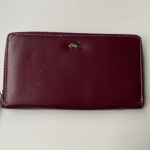 Roots Genuine Leather Zip Around Wallet Burgundy with Tassel & Beaver Charm - Picture 1 of 4